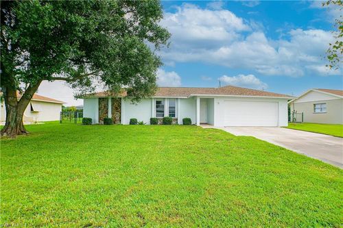 911 Se 19th St, Cape Coral, FL, 33990-2355 | Card Image