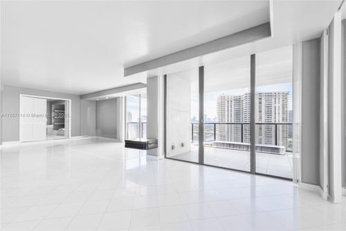 apt-18d-19667 Turnberry Way, Aventura, FL, 33180-2515 | Card Image