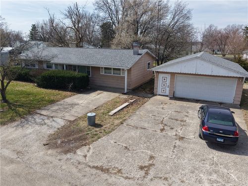 306 S Oak St, Shelbyville, IL, 62565-1744 | Card Image