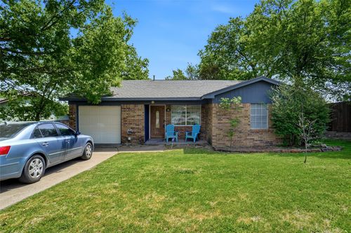 841 Lake View Rdg, White Settlement, TX, 76108-3017 | Card Image