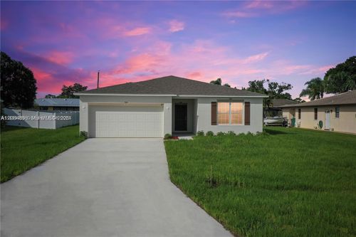 811 Se Seahouse Dr, Port St. Lucie, FL, 34983-4681 | Card Image