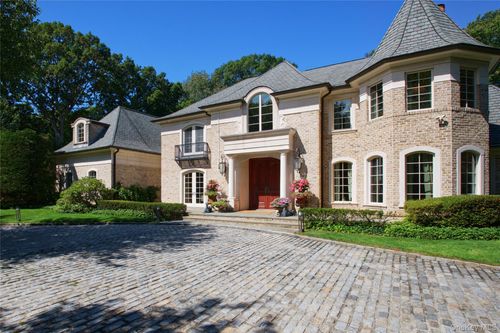 2 Vista Ln, Glen Head, NY, 11545-3139 | Card Image