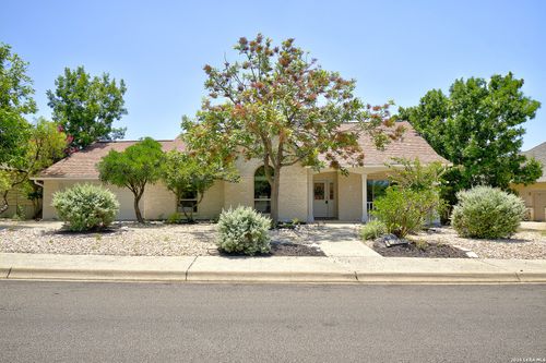 2140 Summit Crest Dr, Kerrville, TX, 78028-8914 | Card Image