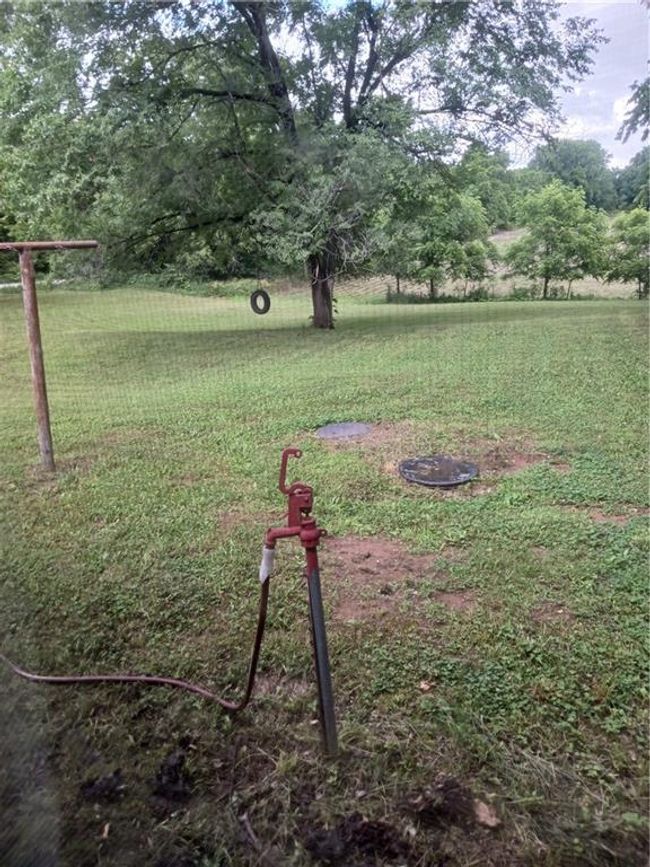 871 Sw 301 St Rd, House other with 2 bedrooms, 1 bathrooms and null parking in Chilhowee MO | Image 9