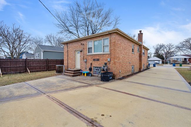 10155 Kildare Ave, House other with 3 bedrooms, 2 bathrooms and 2 parking in Oak Lawn IL | Image 26