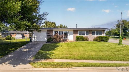 1805 Flicker Dr, Florissant, MO, 63031-3627 | Card Image