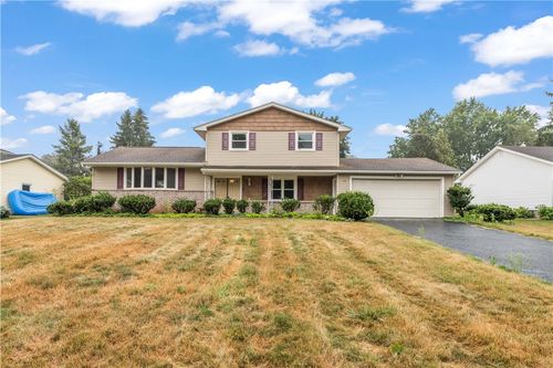 75 Old Meadow Dr, Greece, NY, 14626-3505 | Card Image