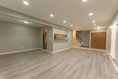 35297 Terrybrook Dr, Sterling Heights, MI, 48312-3650 | Card Image