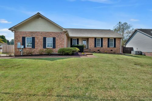 111 Cambridge Dr, Gallatin, TN, 37066-4212 | Card Image