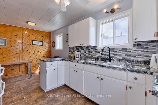 KITCHEN | Image 16