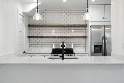 apt-133-2124 Burton Dr, Austin, TX, 78741-4154 | Card Image