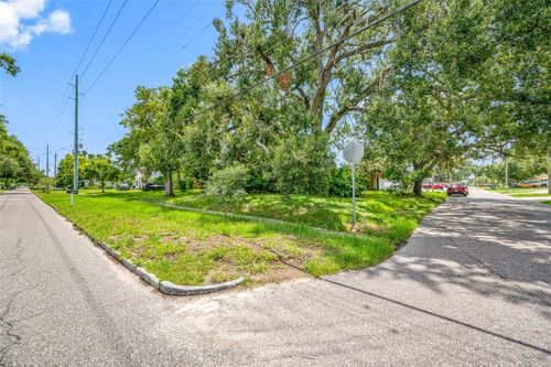 2208 N Lincoln Ave, TAMPA, FL, 33607-3112 | Card Image
