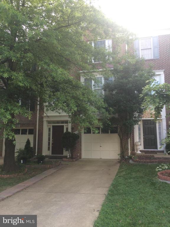 Diehl Ct, Falls Church, VA 22041