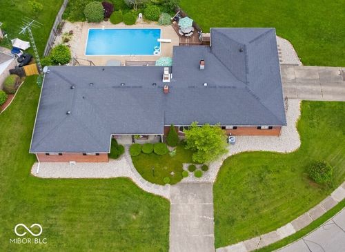 808 Parkview Dr, Rushville, IN, 46173-1049 | Card Image
