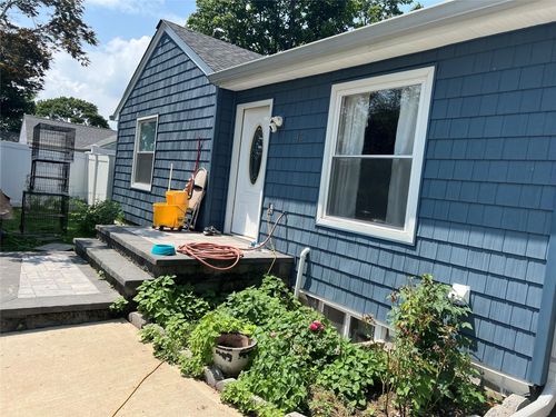 45 Poplar St, Central Islip, NY, 11722-3132 | Card Image