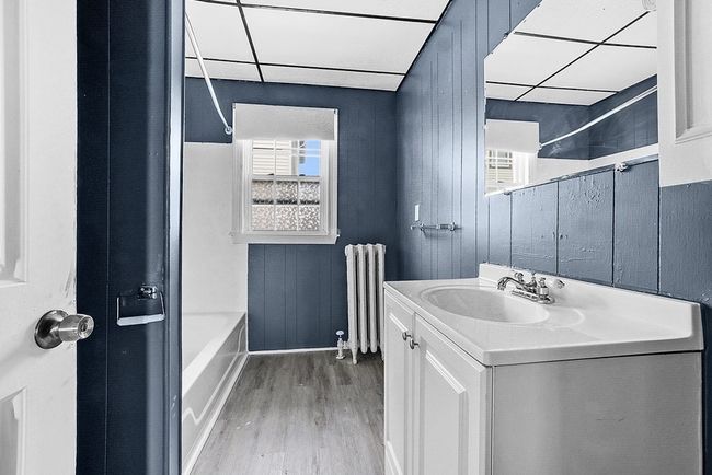 726 2 Nd St, Home with 8 bedrooms, 5 bathrooms and 3 parking in Fall River MA | Image 28