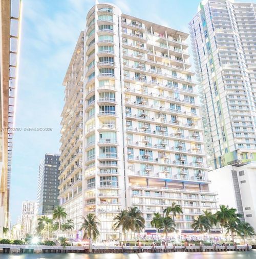 2524-690 Sw 1st Ct, MIAMI, FL, 33130 | Card Image