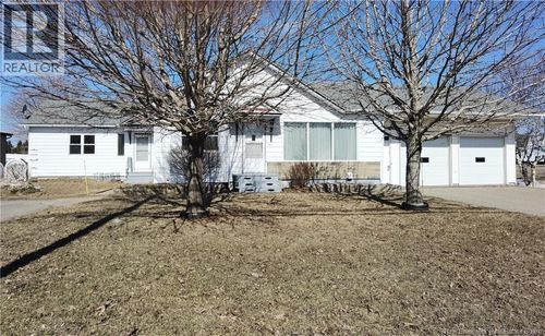 141 1ière Rue, Shippagan, NB, E8S1A2 | Card Image