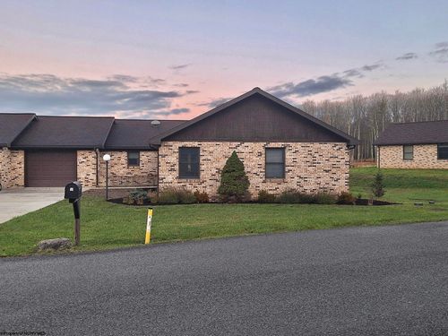 411 Pineview Dr, Thomas, WV, 26292-9712 | Card Image