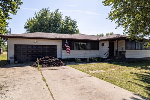 12214 Thompson Rd, Vermilion, OH, 44089-9523 | Card Image