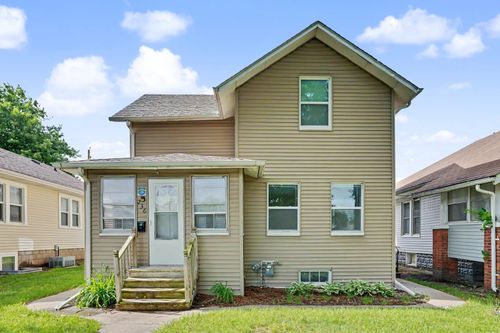 236 15th Ave, East Moline, IL, 61244-1311 | Card Image