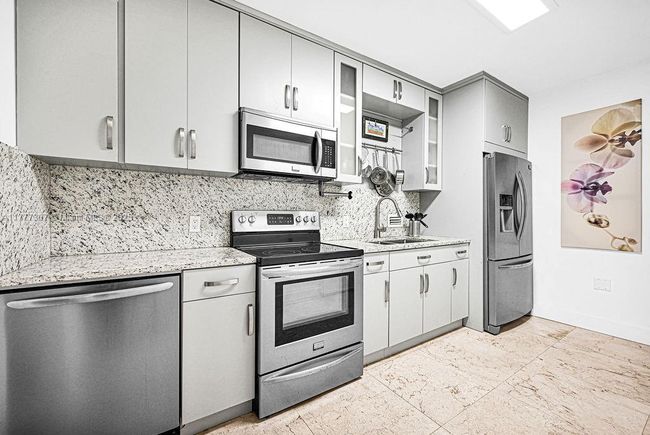 APT-1003 - 10185 Collins Ave, Condo with 1 bedrooms, 1 bathrooms and null parking in Bal Harbour FL | Image 27