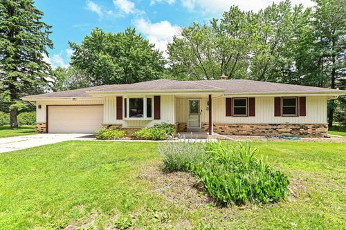 W330S8062 Country Lane, Mukwonago, WI, 53149 | Card Image