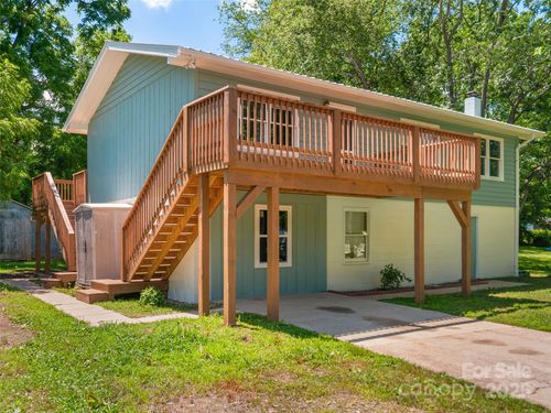 228 Hyatt St, Waynesville, NC, 28786-1953 | Card Image