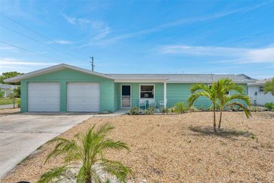 13700 Stacey Drive, House other with 2 bedrooms, 1 bathrooms and null parking in Hudson FL | Image 3