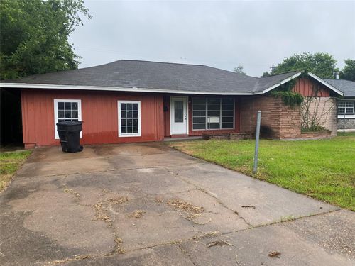 5711 Thrush Dr, Houston, TX, 77033-2225 | Card Image