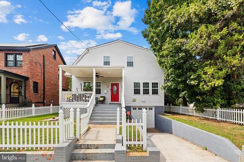3327 5th St Se, WASHINGTON, DC, 20032-5423 | Card Image
