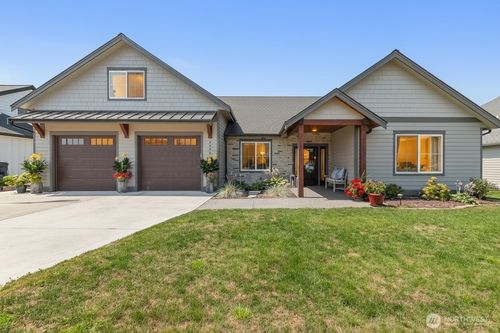 2240 Berryman Loop, Lynden, WA, 98264-8003 | Card Image
