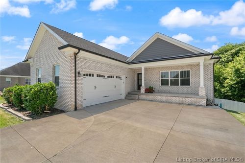 8002 Shady View Dr, Charlestown, IN, 47111-7909 | Card Image