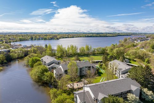 621 Riverine Dr, Traverse City, MI, 49684-3275 | Card Image