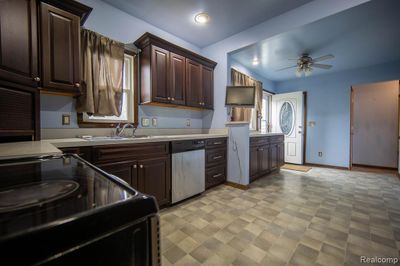 4355 Lapeer Road, Home with 0 bedrooms, 4 bathrooms and null parking in Burton MI | Image 3