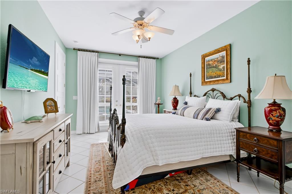 Residential in NAPLES 4