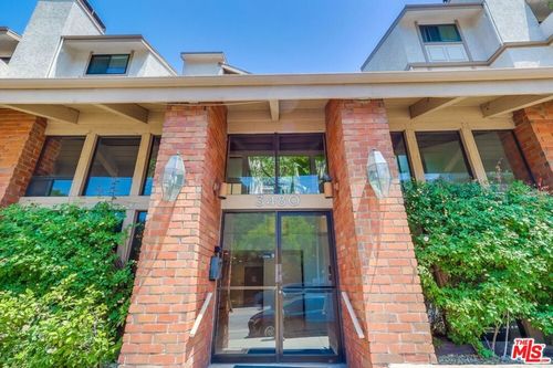 226-3480 Barham Blvd, Los Angeles, CA, 90068 | Card Image