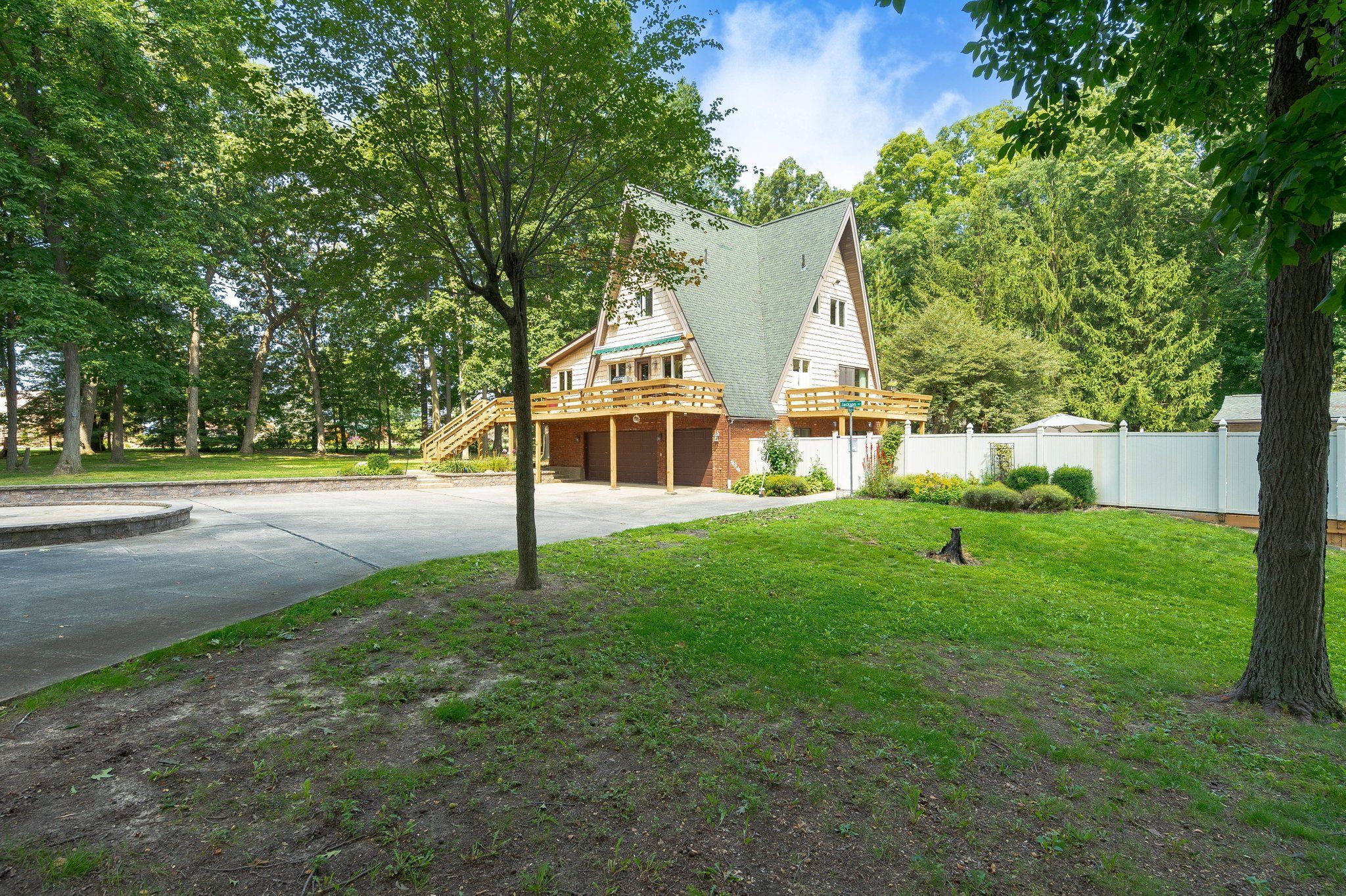 Hills Cove Dr, Goodrich, MI 48438