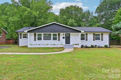 4022 Southgate Dr, Charlotte, NC, 28205-6449 | Card Image