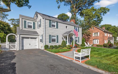 53 Eakins Rd, Manhasset, NY, 11030-2632 | Card Image