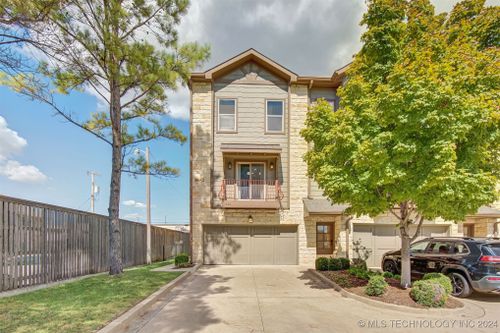 1331 41st Pl, Tulsa, OK, 74105-4035 | Card Image