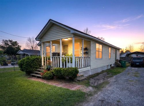 214 Palmyra St, Houston, TX, 77022-6112 | Card Image