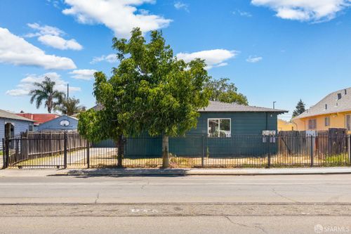 1050 105th Ave, Oakland, CA, 94603-3123 | Card Image