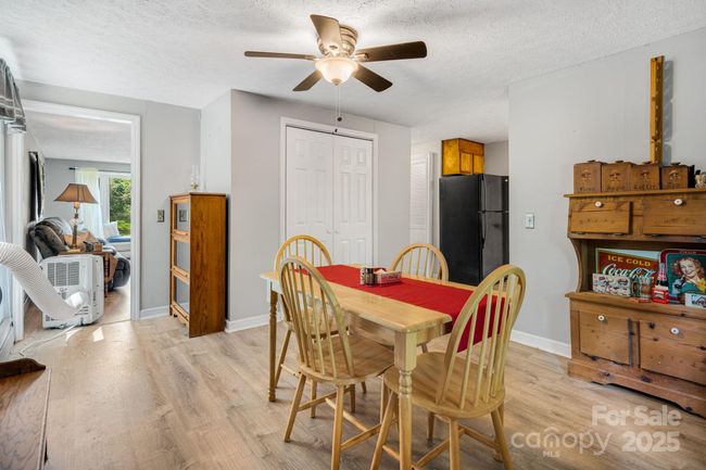 1058 Howard Gap Loop Rd, House other with 3 bedrooms, 3 bathrooms and null parking in Flat Rock NC | Image 9