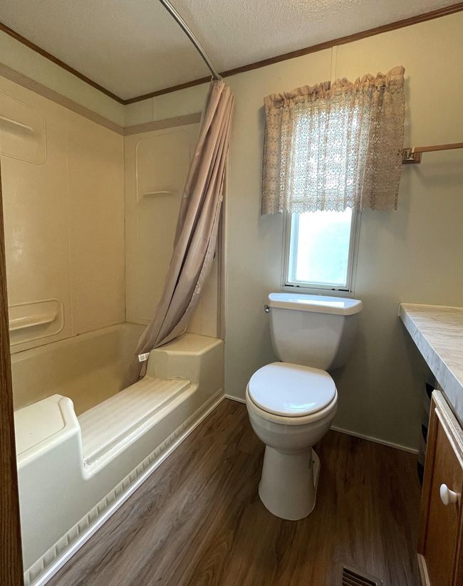 Private Bathroom | Image 9