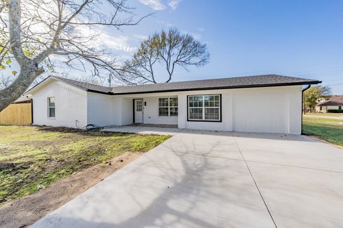 207 N Hickory St, Venus, TX, 76084-3143 | Card Image