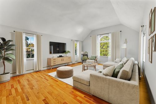 19 Fisher St, Westborough, MA, 01581-1832 | Card Image