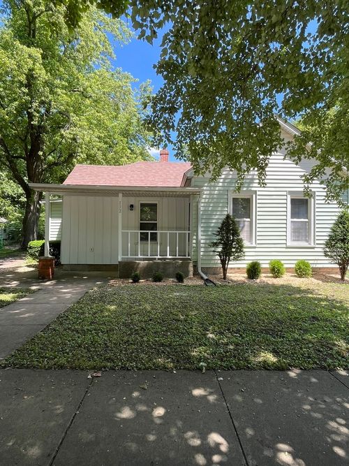 112 W 6th St, Gridley, IL, 61744-9779 | Card Image