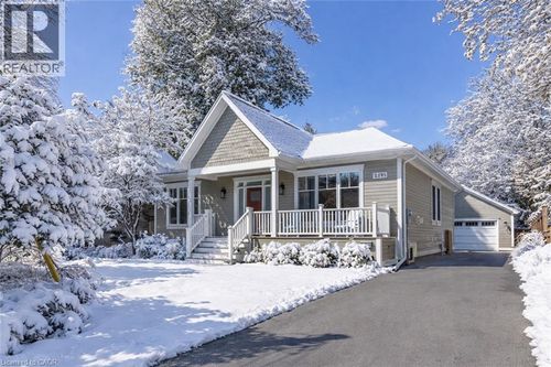 2195 Courtland Dr, Burlington, ON, L7R1S2 | Card Image