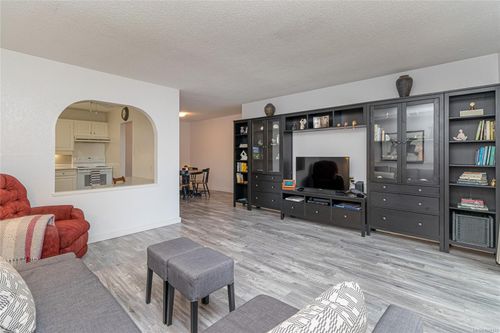 212-1545 Pandora Ave, Victoria, BC, V8R6R1 | Card Image